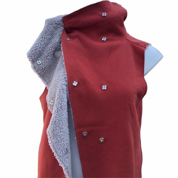 Dylan red faux shearling vest snap closure Medium - Picture 5 of 15